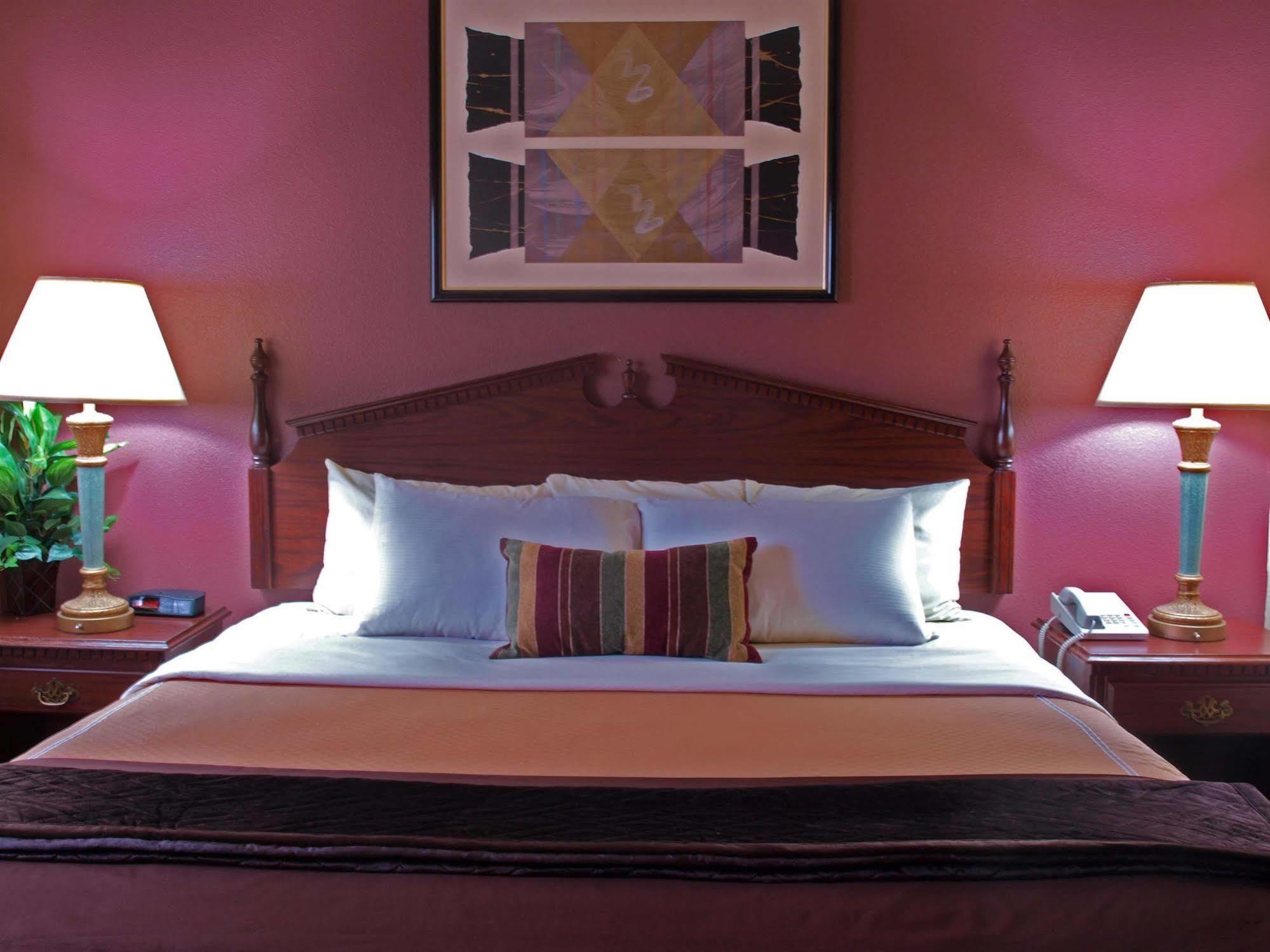 מרידיאן Quality Inn & Suites מראה חיצוני תמונה